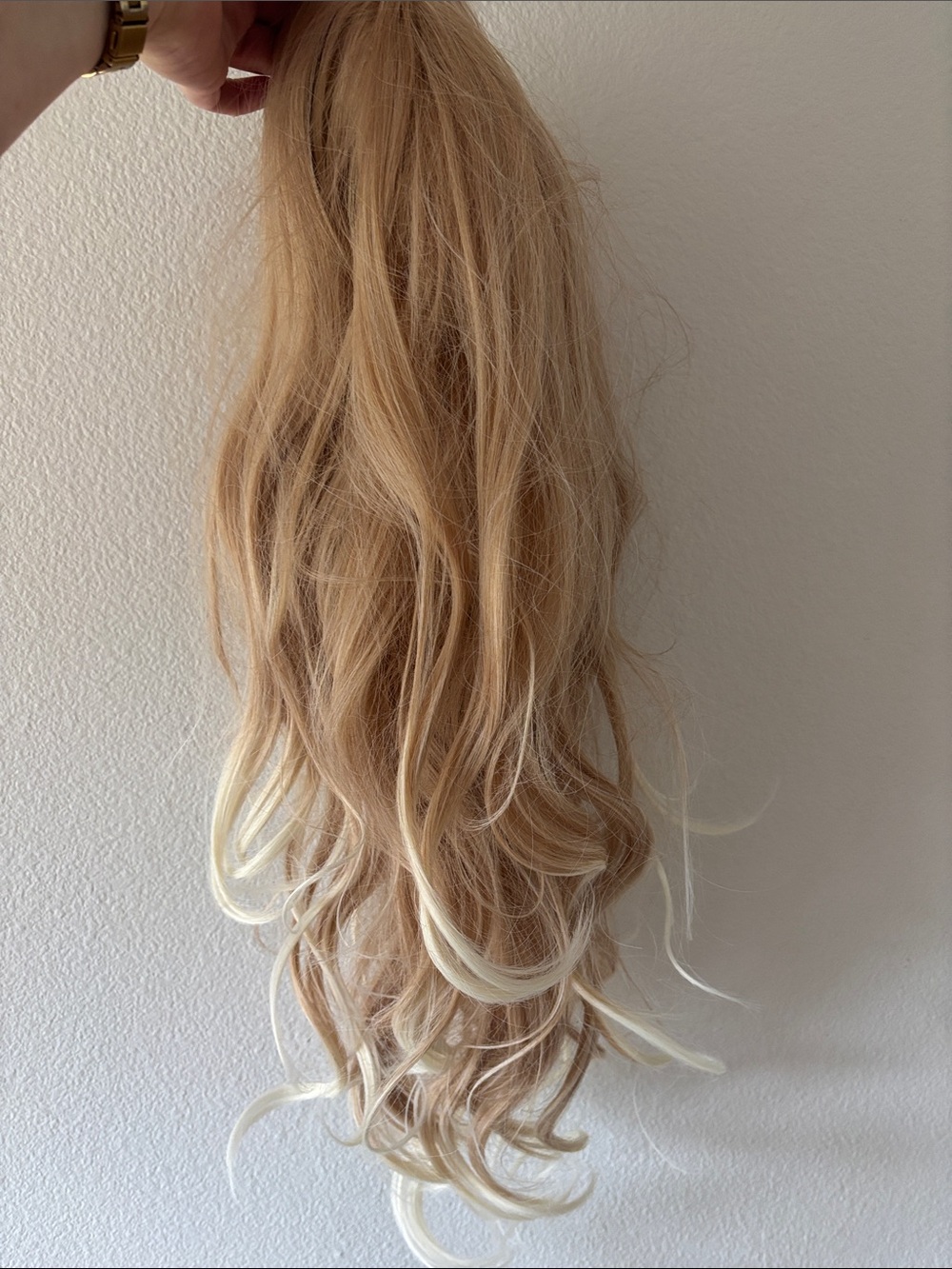 Kalyss Long Layered Blonde Wavy Wig – No Bangs - Center Part - Like New